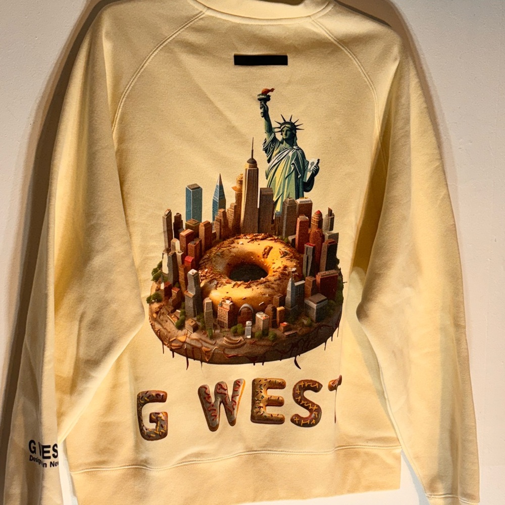 Graphic Cityscape Sweatshirt in Cream